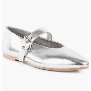 NWT Seychelles Dream Team Mary Jane Ballet Flat in silver size 7
